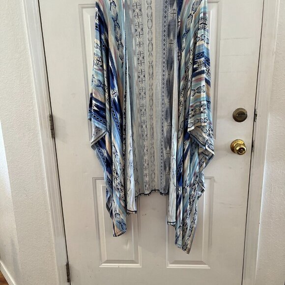 Women's Multicolor Patterned Sweater - Picture 4 of 10